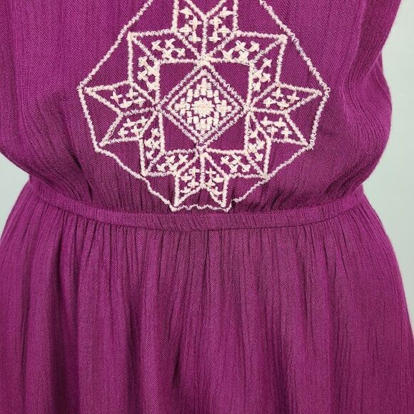 Burgundy Geometric Aztec Print Embroidered Keyhole Back Romper Small - Picture 4 of 16